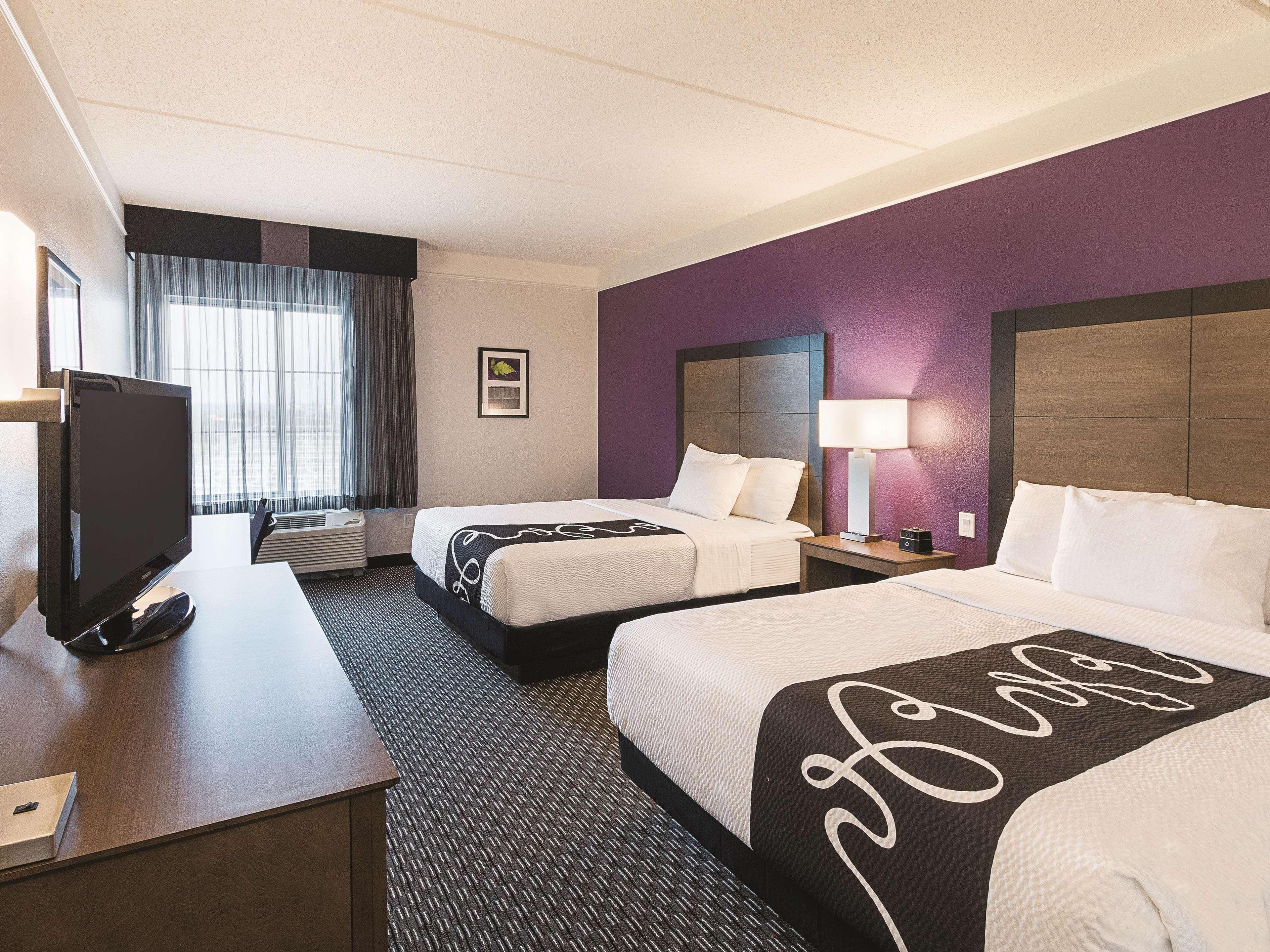 La Quinta By Wyndham Arlington North 6 Flags Dr Hotell Eksteriør bilde