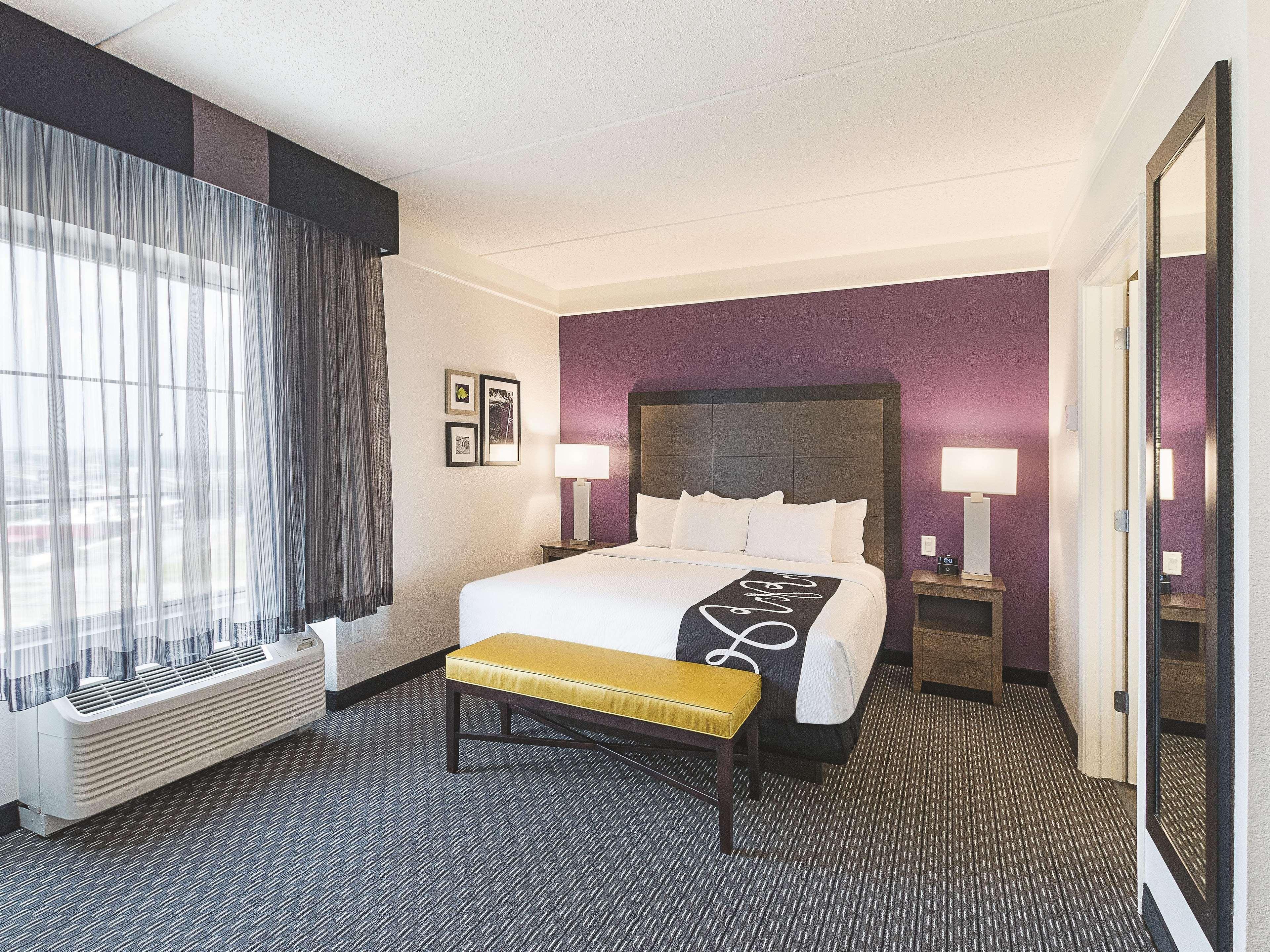 La Quinta By Wyndham Arlington North 6 Flags Dr Hotell Eksteriør bilde