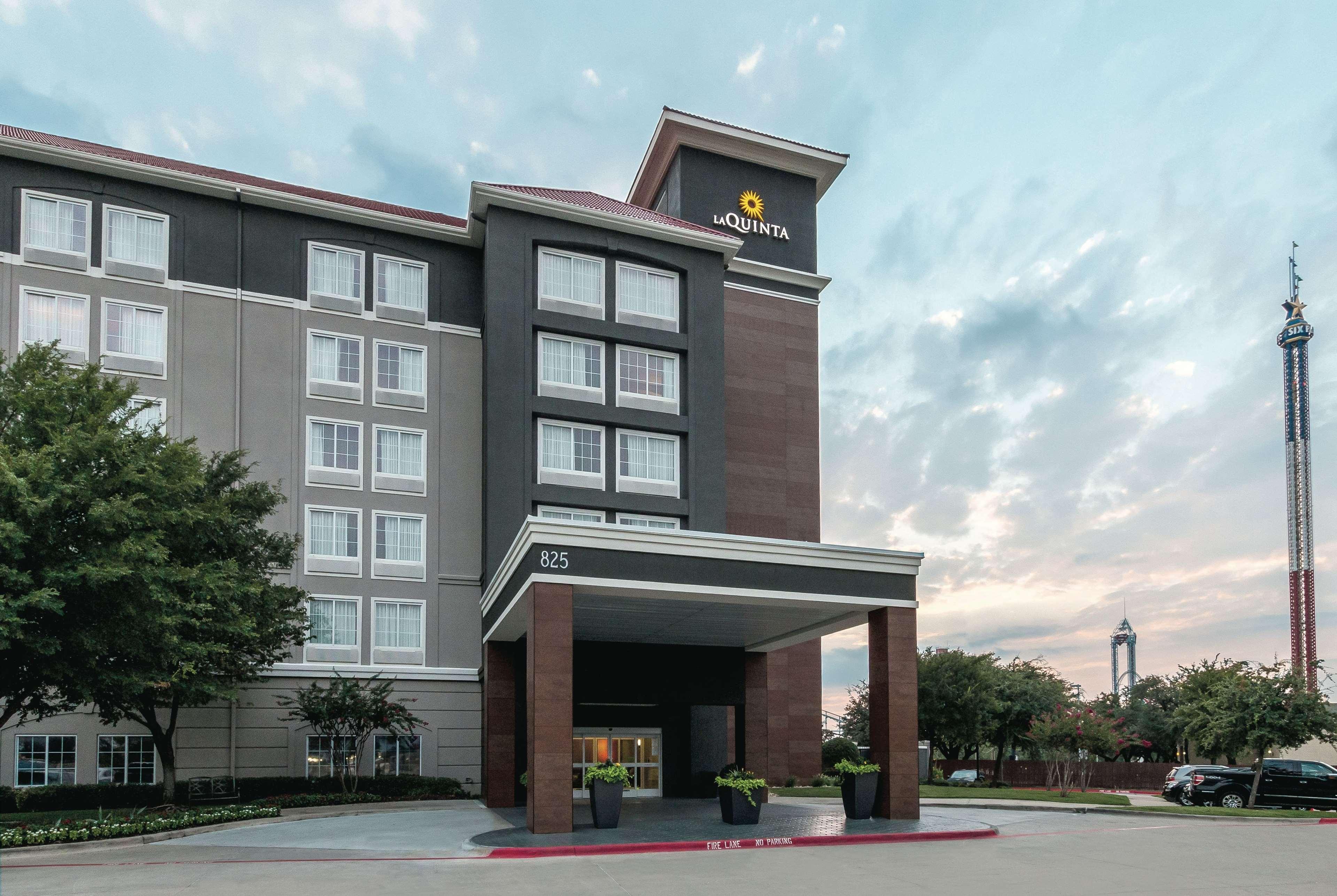 La Quinta By Wyndham Arlington North 6 Flags Dr Hotell Eksteriør bilde