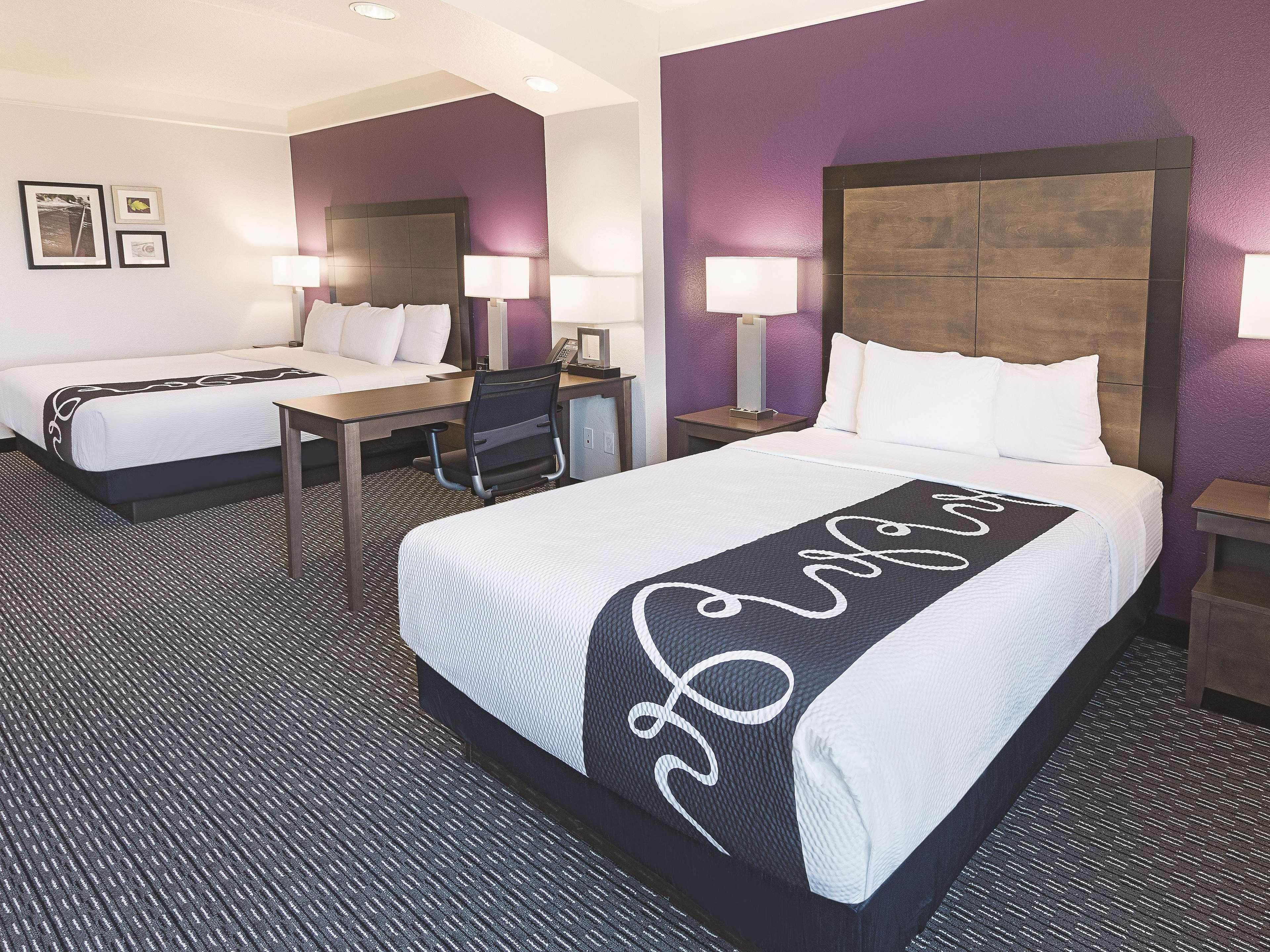 La Quinta By Wyndham Arlington North 6 Flags Dr Hotell Eksteriør bilde