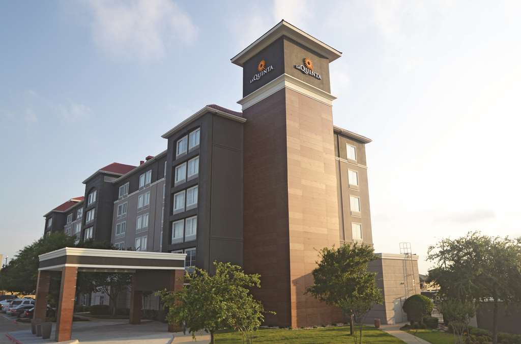 La Quinta By Wyndham Arlington North 6 Flags Dr Hotell Eksteriør bilde