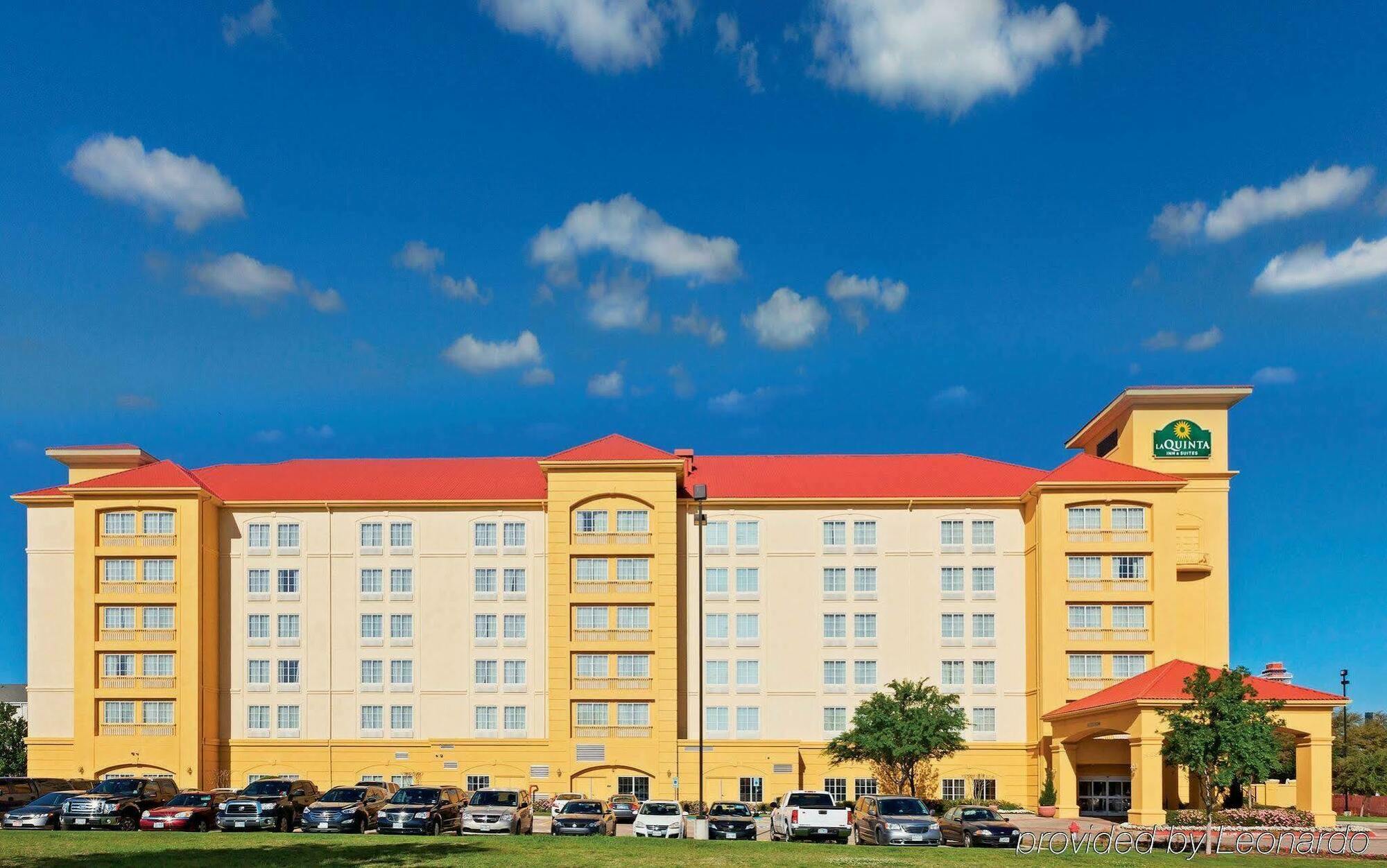 La Quinta By Wyndham Arlington North 6 Flags Dr Hotell Eksteriør bilde